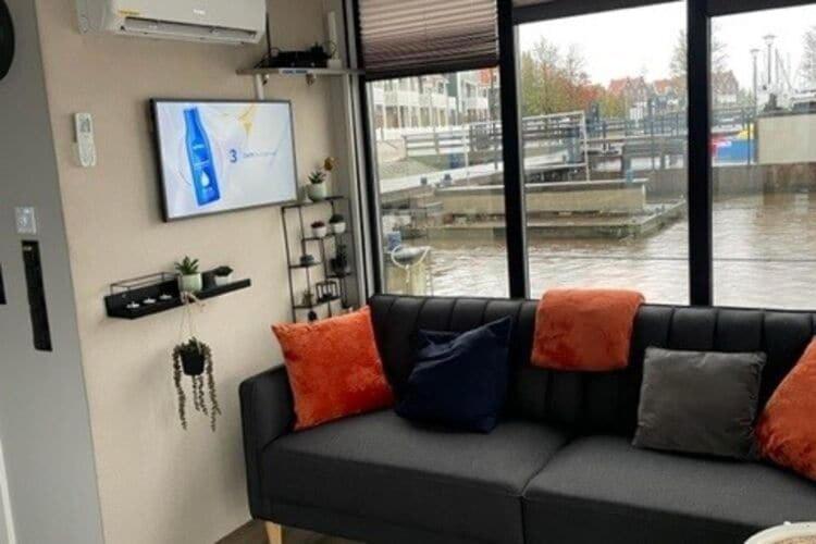 Beautiful Houseboat With Shared Pool Botel